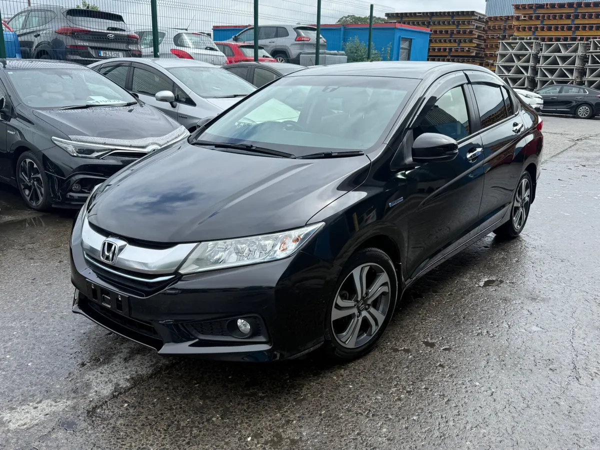 2015 Honda Grace Automatic Hyrbid - Image 1
