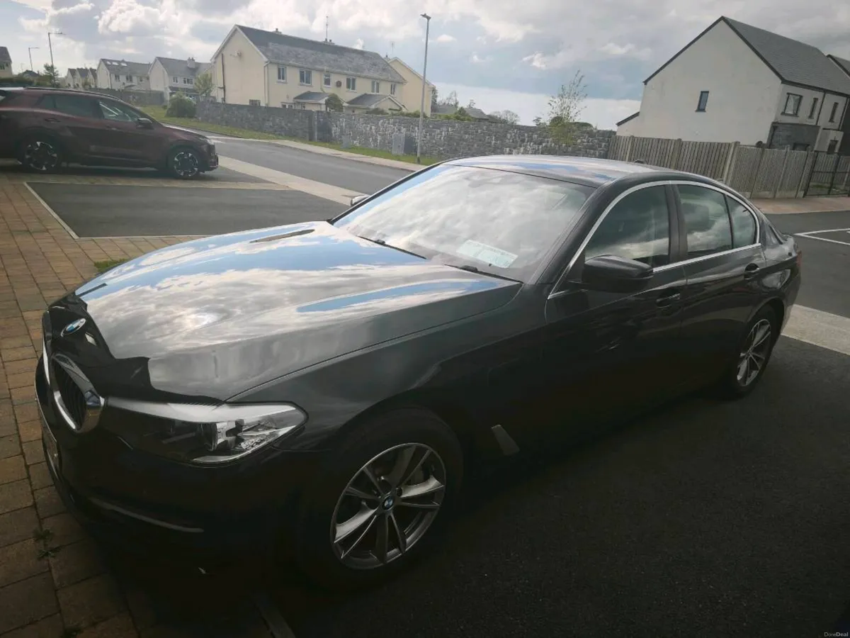 BMW 530e Excellent Condition - Image 2