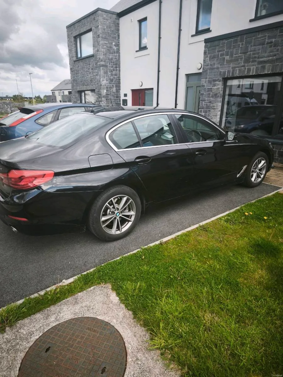 BMW 530e Excellent Condition - Image 4