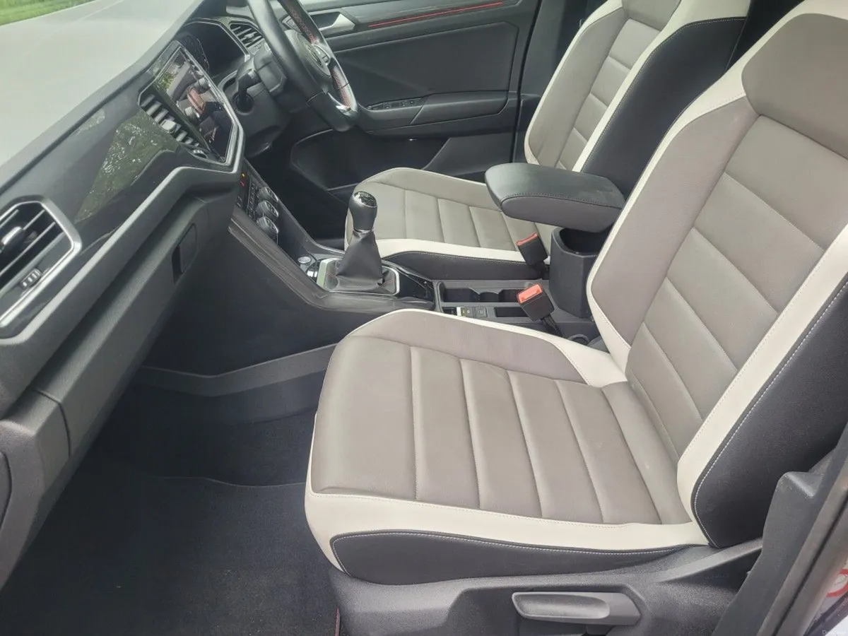 Volkswagen T-Roc SPORT 2.0 TDI 150BHP*FULL LEATHER - Image 2