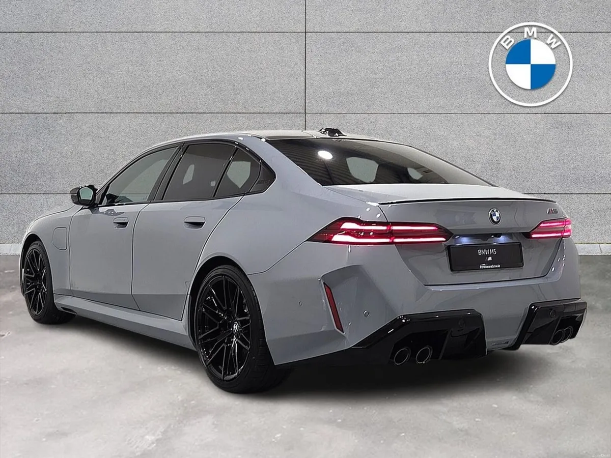 BMW M5 M5 Saloon - Image 3