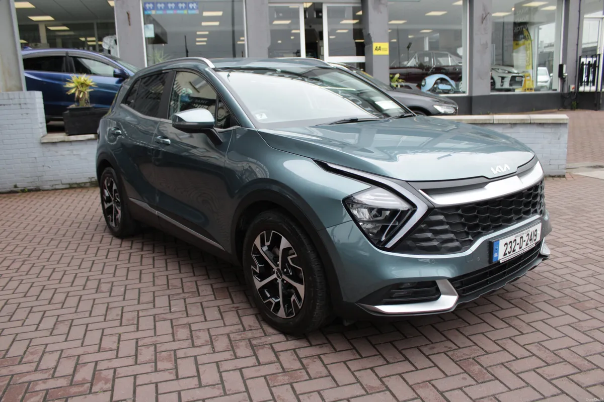 .1.6CRDI K3 PLATINUM 5DR ESTATE // ONLY 41,000 KMS - Image 1