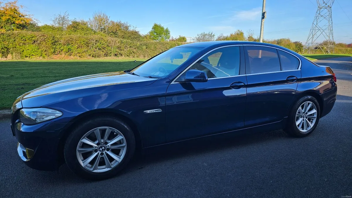 BMW 5-Series 2010 - Image 1