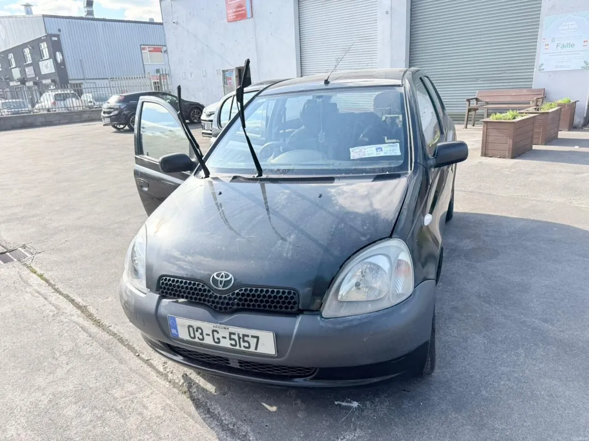 Yaris - Image 1