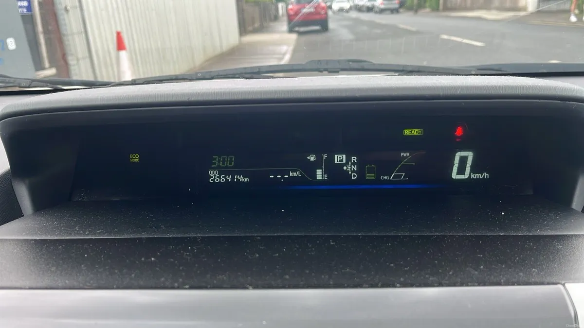 2 Toyota Prius Alph 1.8L 2013 Hybrid + Petrol - Image 4