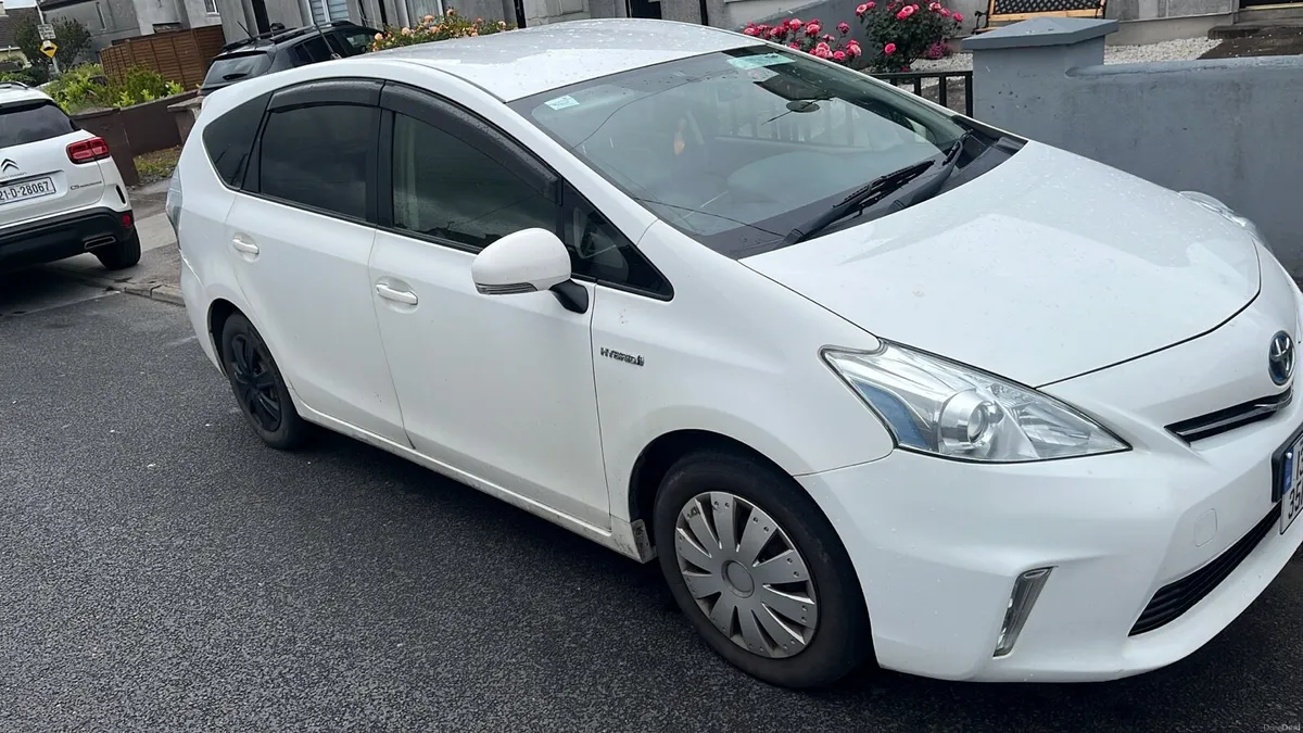 2013 Toyota Prius Alph 1.8L 2013 Hybrid + Petrol - Image 5