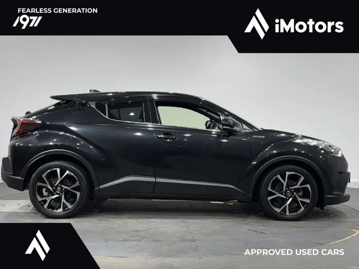 Toyota C-HR HEATED SEATS HYBRID G AUTOMATIC - Image 3