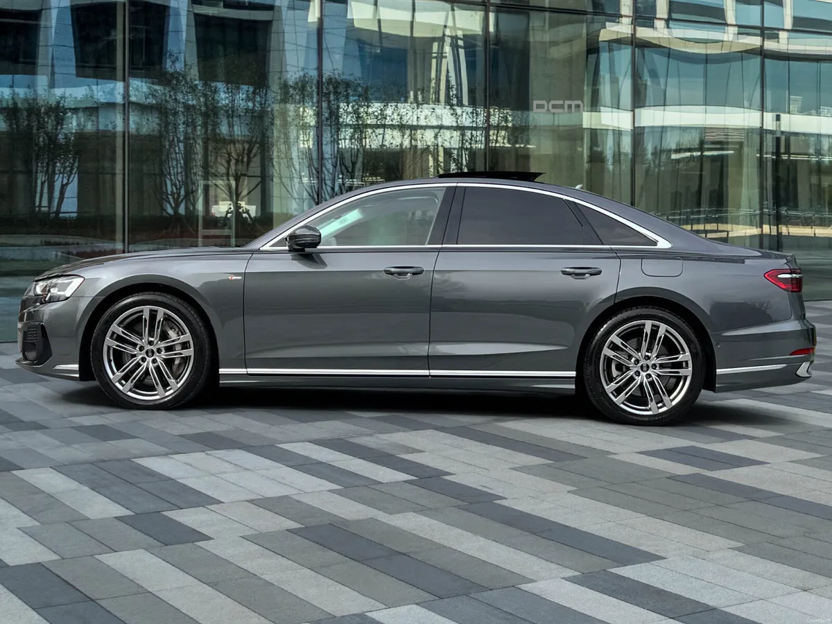Audi A8 PHEV 60TFSI e quattro - Image 4