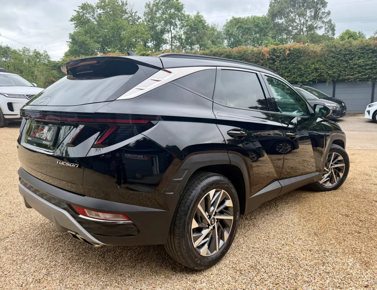 2022 Hyundai Tucson Executive Plus - Image 2