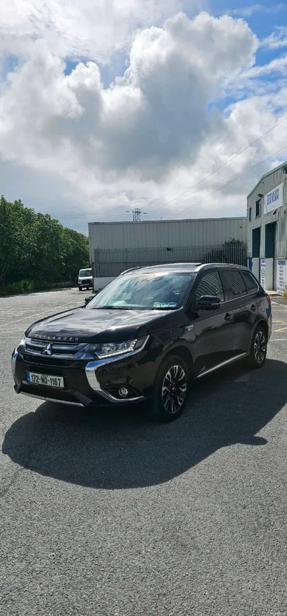 *MASSIVE SPEC* 172 Mitsubishi Outlander PHEV - Image 2