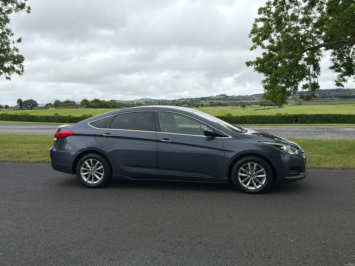Hyundai i40 2017 executive trade sale - Image 2