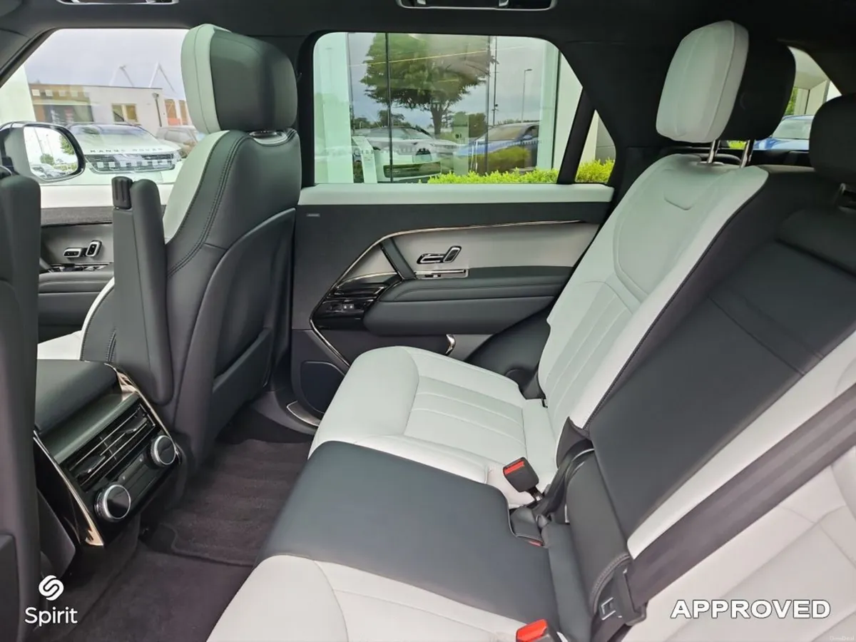 Land Rover Range Rover Sport 3.0 PHEV Dynamic SE 4 - Image 5
