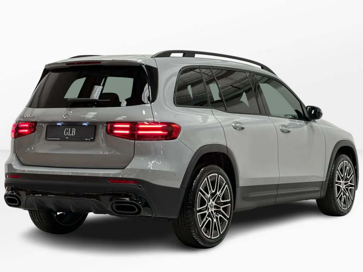 Mercedes-Benz GLB GLB200 D AMG Line + - Image 3