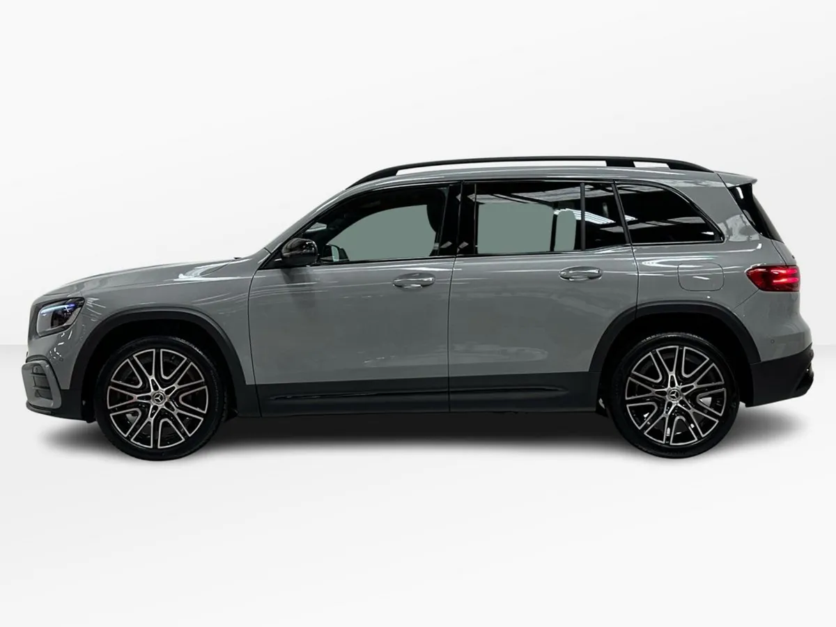 Mercedes-Benz GLB GLB200 D AMG Line + - Image 5