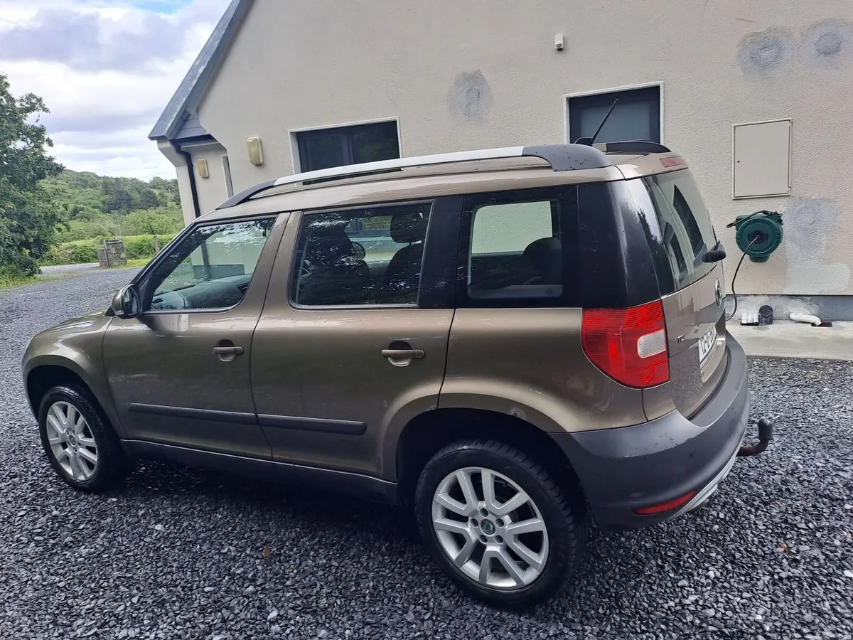 Skoda Yeti 2.0 TDI SUV (2012) - Image 3