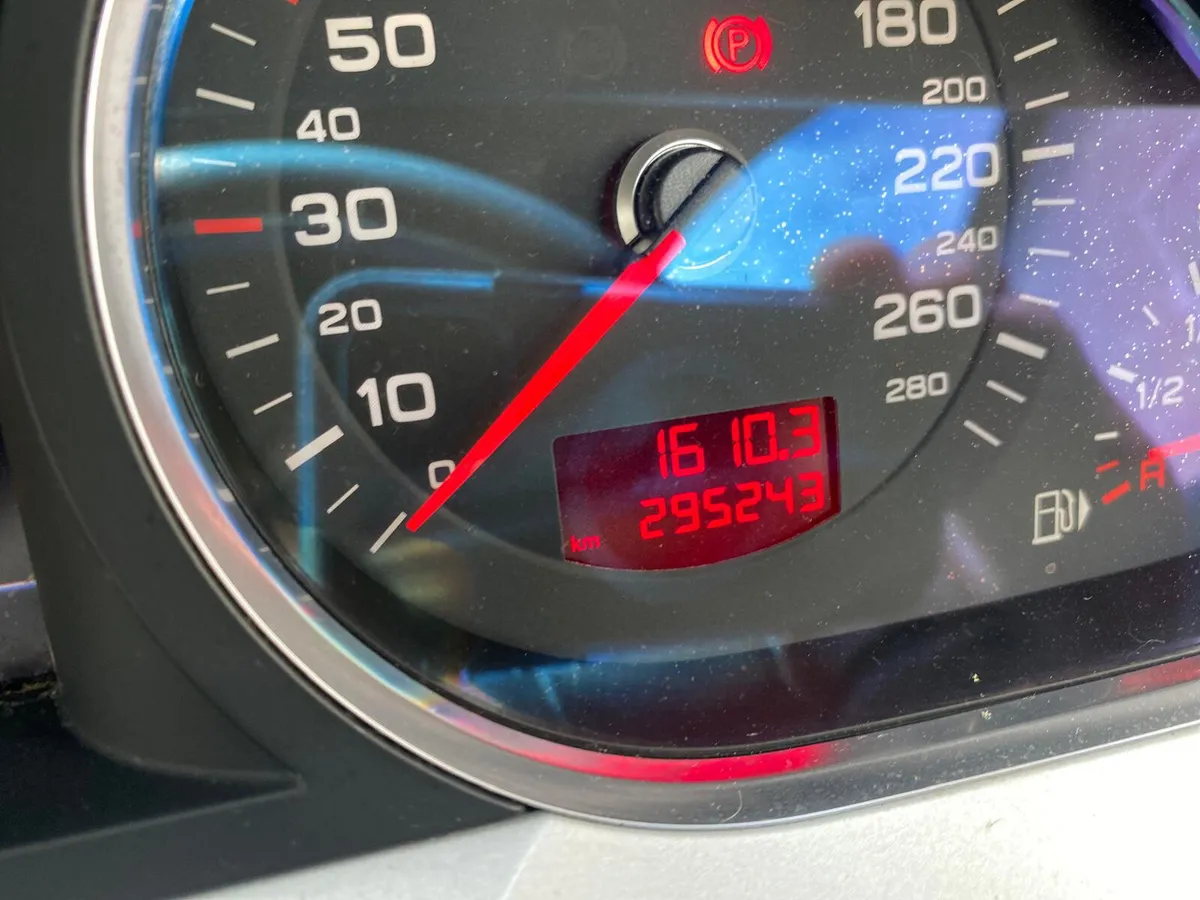 Audi A6 2010 - Image 4