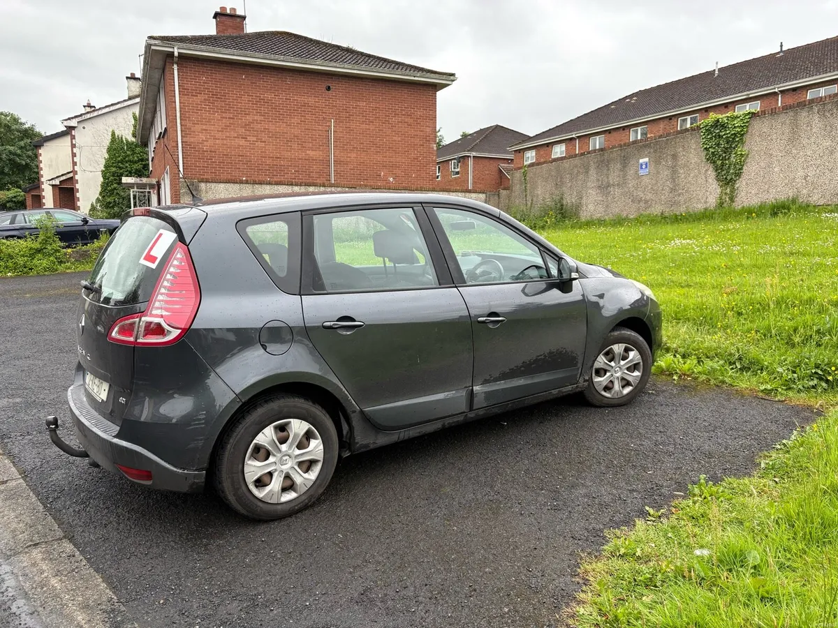 2012 Renault Scenic 1.5 dCI 95 Royale - Image 2