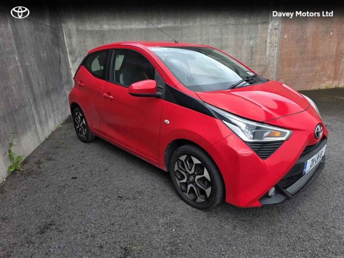 Toyota Aygo AYGO 1.0 5DR XPLAY SPHONE - Image 1