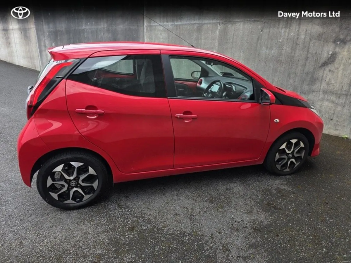 Toyota Aygo AYGO 1.0 5DR XPLAY SPHONE - Image 3