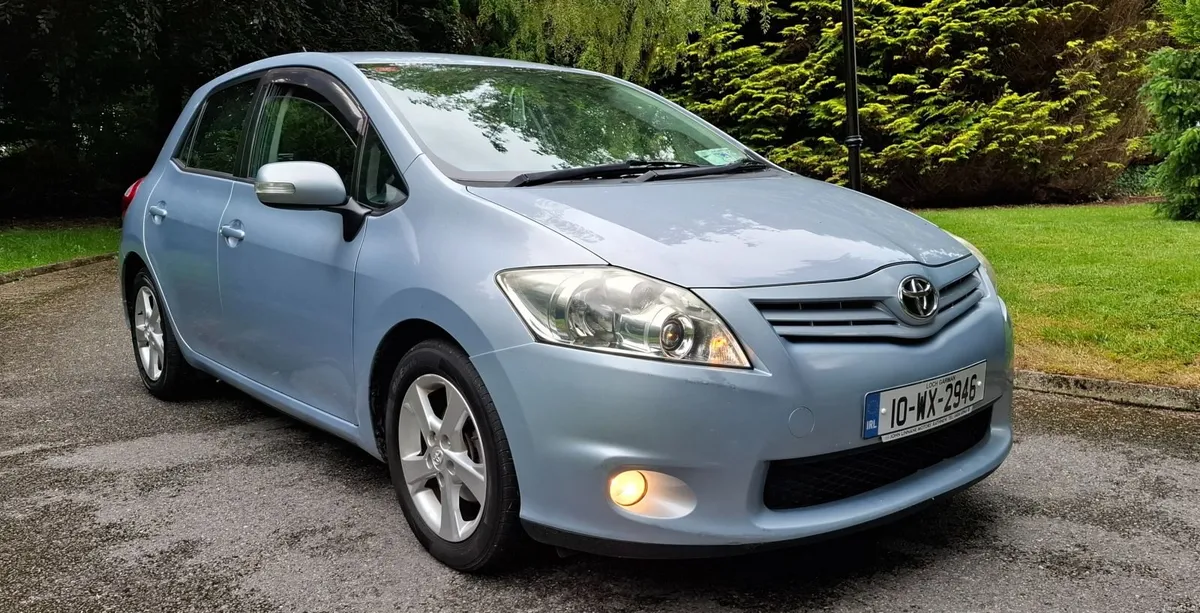 10 Toyota Auris , AUTOMATIC,   LOW KMS - Image 1