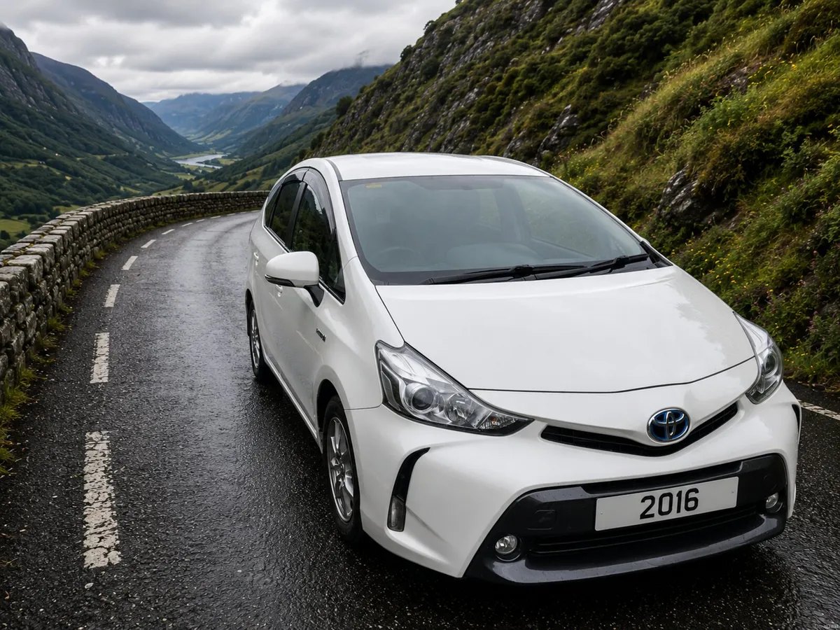 2016 Toyota Prius + - Image 1