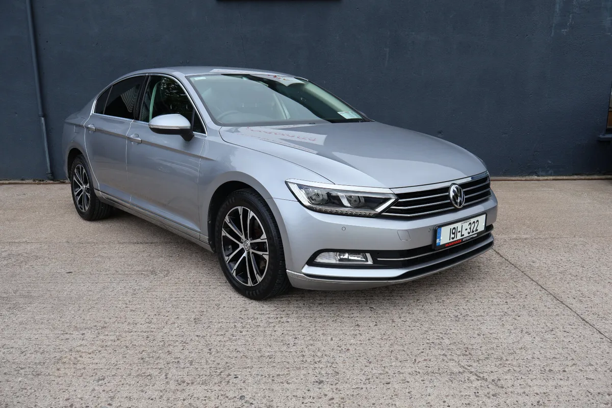 Volkswagen Passat Highline Only 62,000Km 'As New' - Image 3