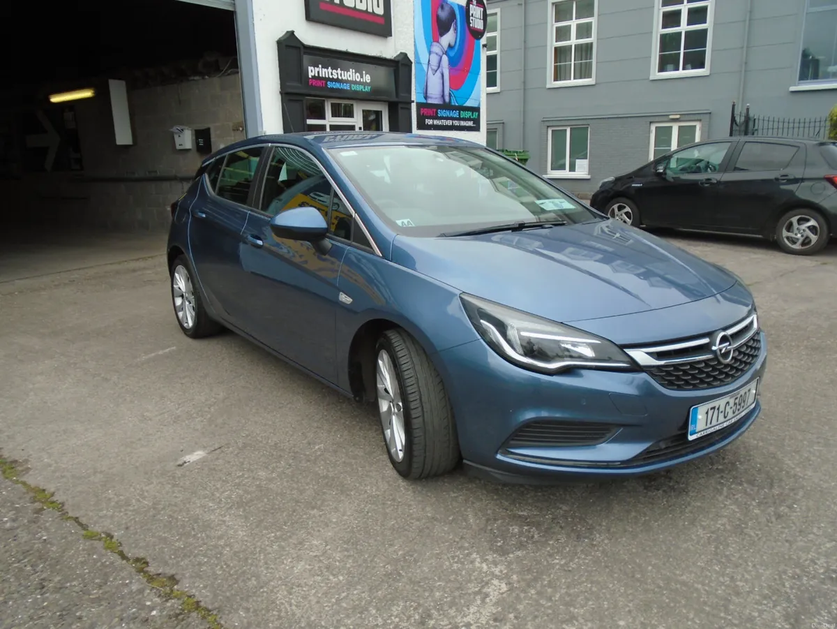 Opel Astra 2017 - Image 1