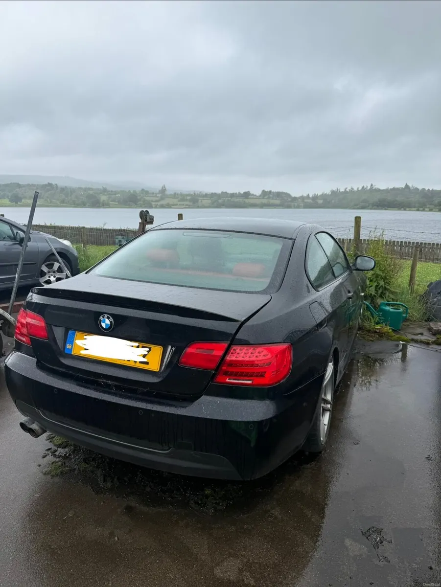 BMW 330d 2011 - Image 3