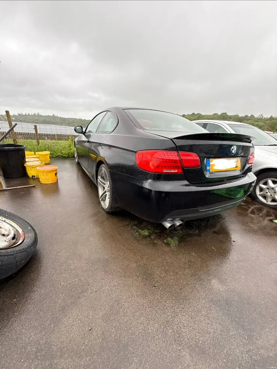 BMW 330d 2011 - Image 1