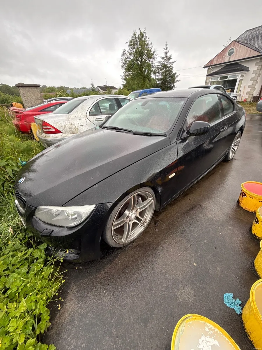 BMW 330d 2011 - Image 6