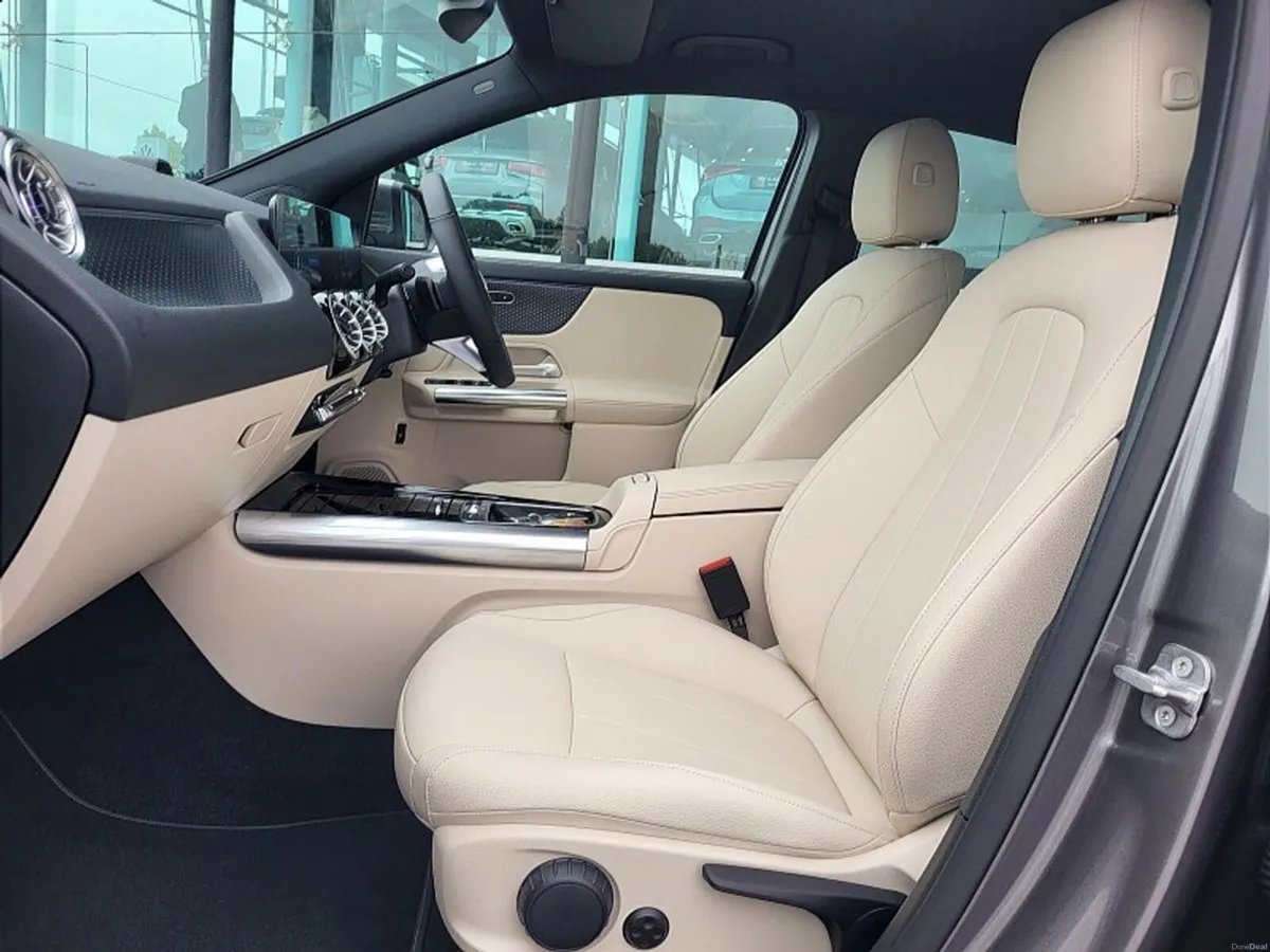 Mercedes-Benz GLA GLA200d Progressive Line PLUS AU - Image 6