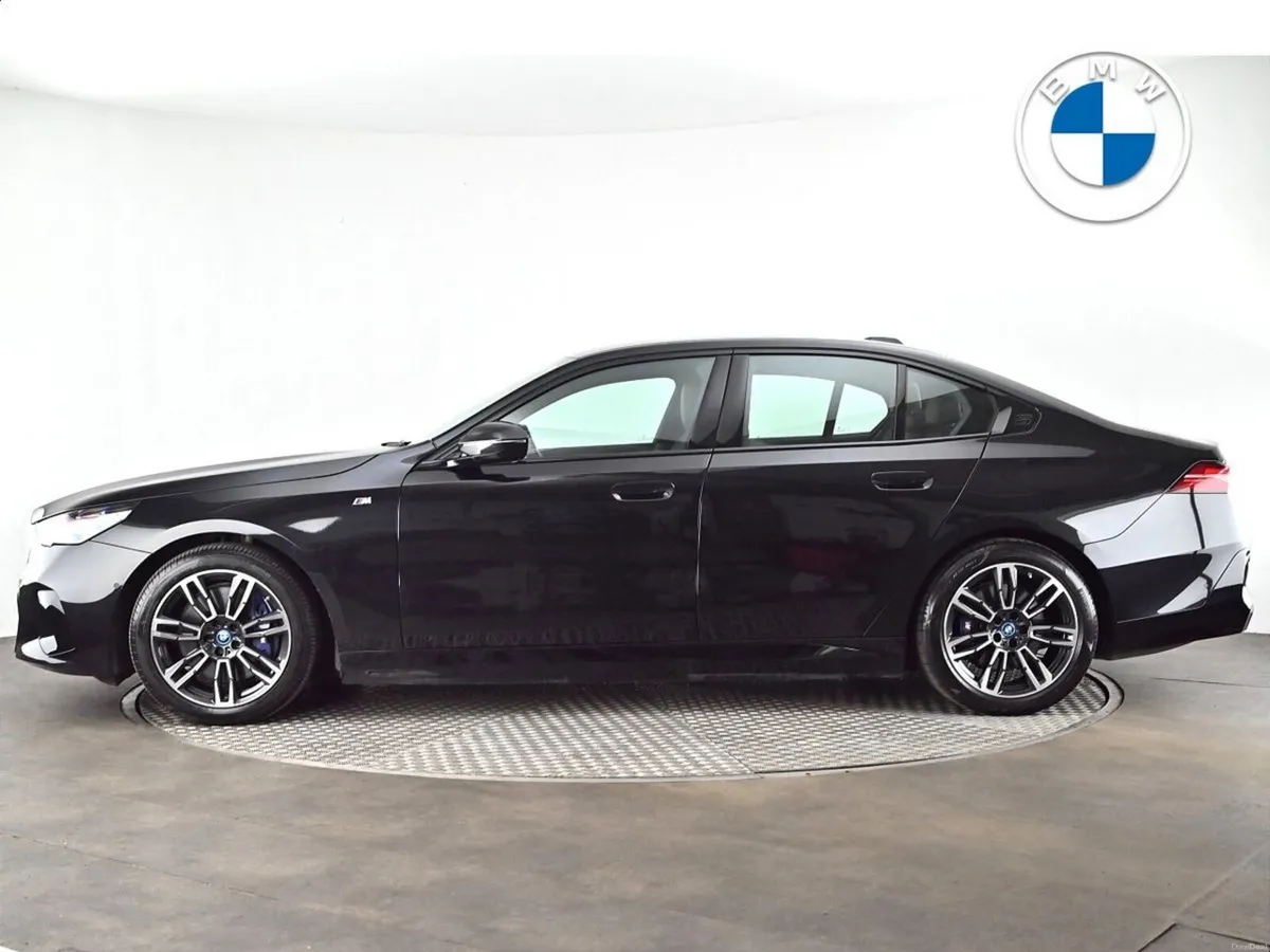 BMW i5 eDrive40 M Sport Saloon - Image 3