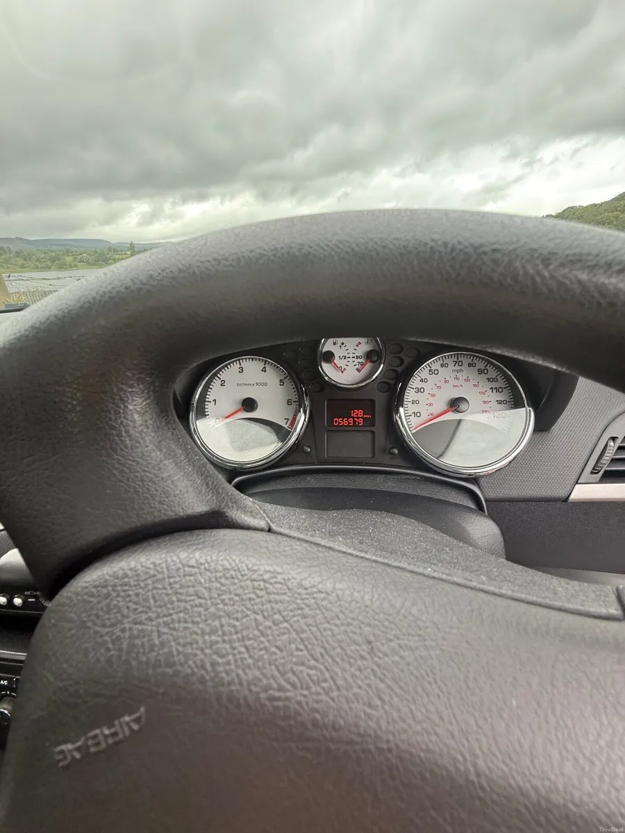 Peugeot 207 2010 (Convertible) - Image 4
