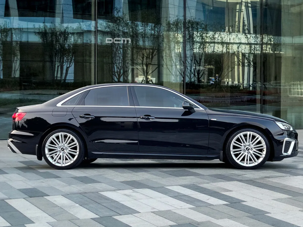 Audi A4 35TDI S-Line S-T - Image 5