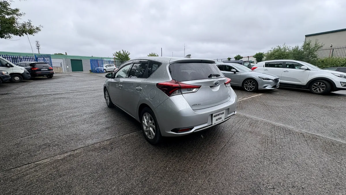 Toyota Auris 1.8 Hybrid 2016 - Image 4