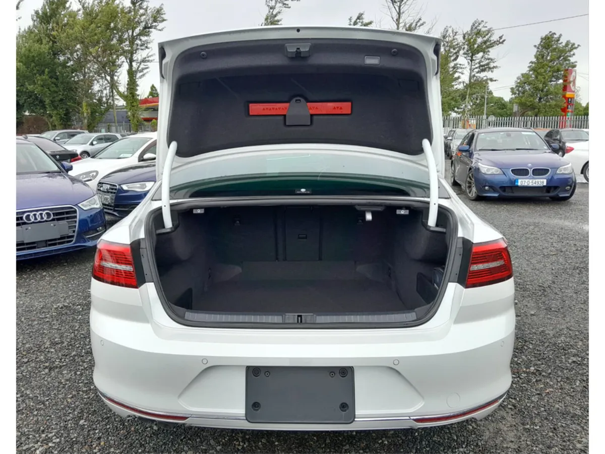 Volkswagen Passat 2.0L Diesel Automatic 4D TDI HIG - Image 4