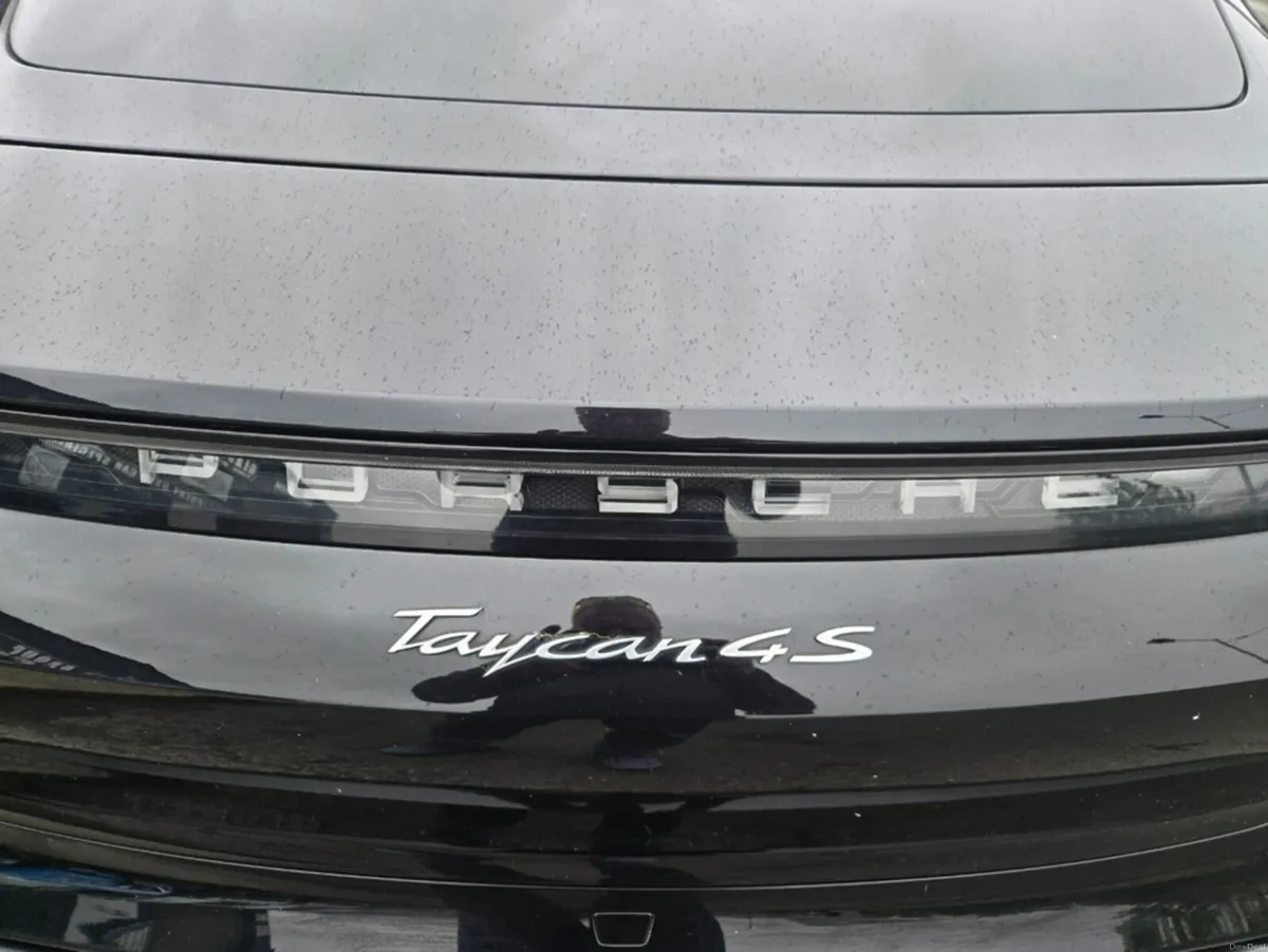 Porsche Taycan 4SPEED 93 KWH /// STUNNING CAR OVER - Image 2