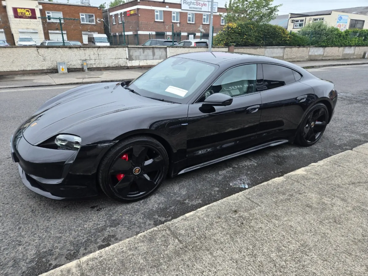 Porsche Taycan 4SPEED 93 KWH /// STUNNING CAR OVER - Image 1