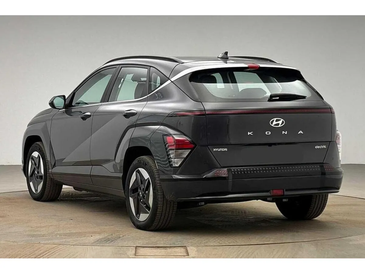 Hyundai KONA ADVANCE EV 65Kw ** LONG RANGE BATTERY - Image 3