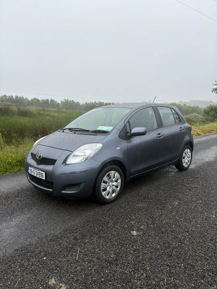 Toyota Yaris Aura - Image 3