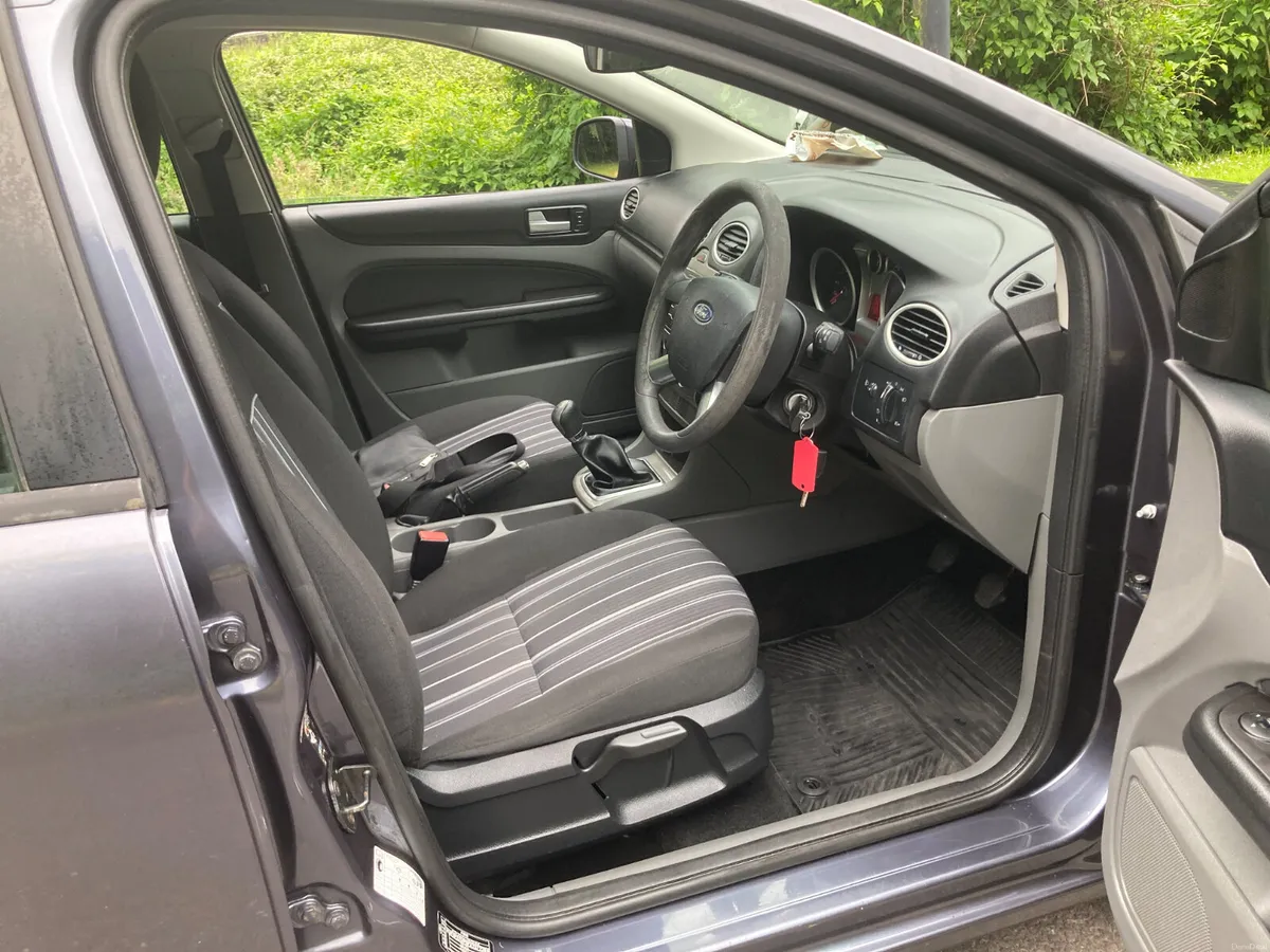 2010 Ford Focus 1.6 Diesel Hatchback - Image 4