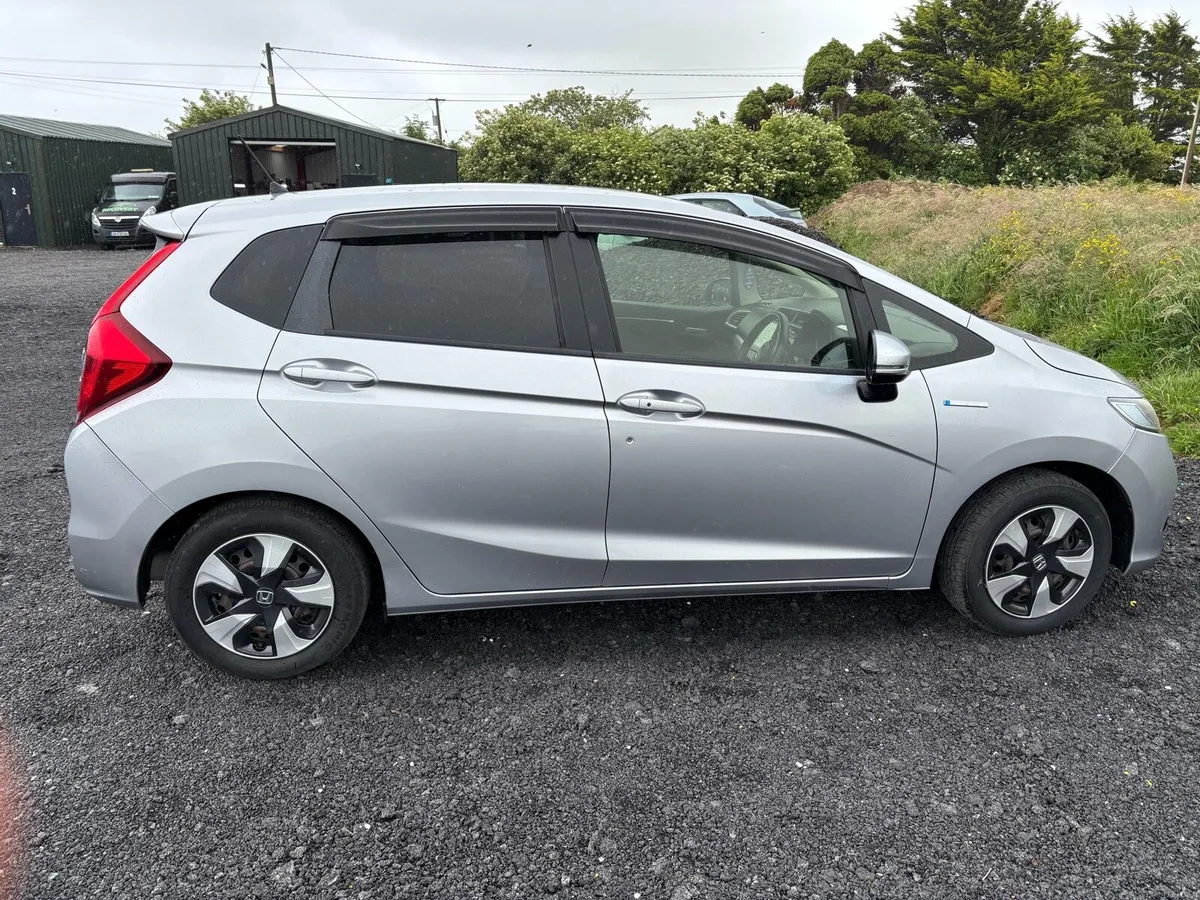 2018 Honda Fit Hybrid Automatic - Image 6