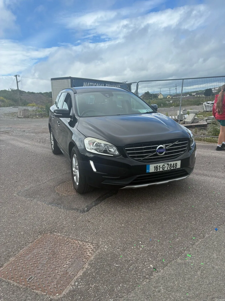 VOLVO XC60 - Image 1