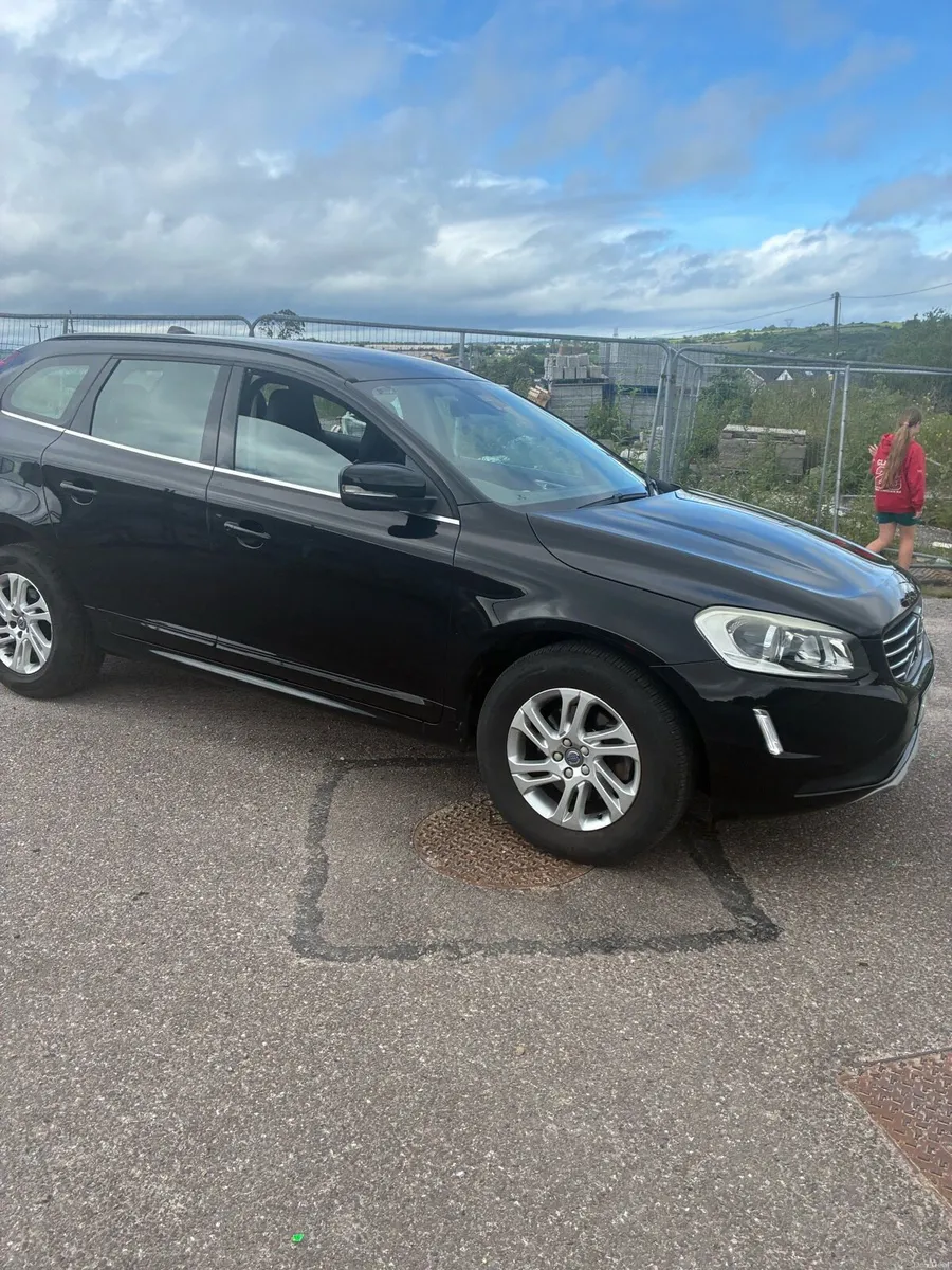 VOLVO XC60 - Image 3