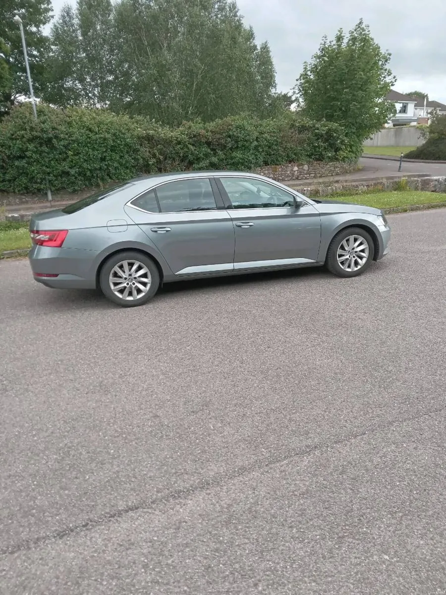 Skoda 2018 superb - Image 2
