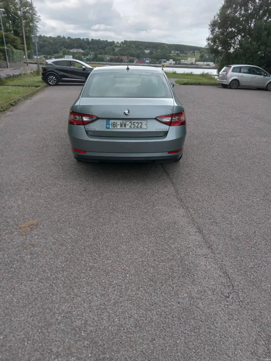 Skoda 2018 superb - Image 3