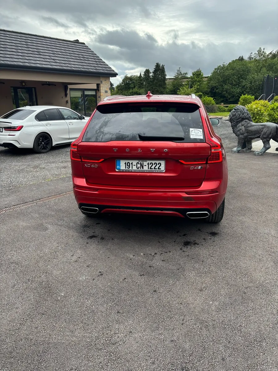 Volvo XC60 R-Design - Image 4