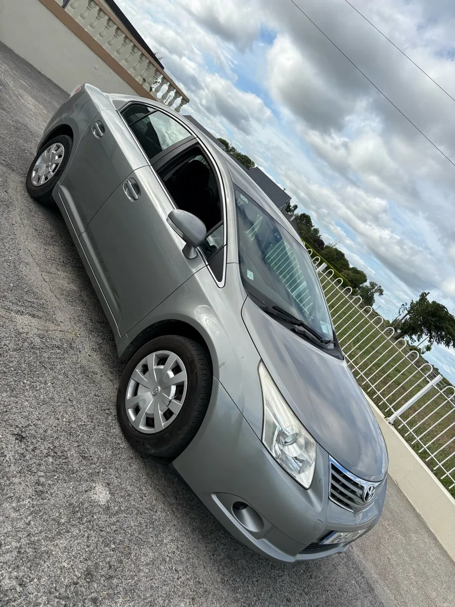 VERY Clean  Toyota Avensis - Image 1