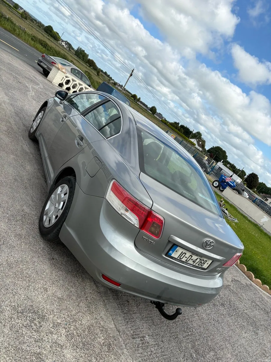 VERY Clean  Toyota Avensis - Image 3