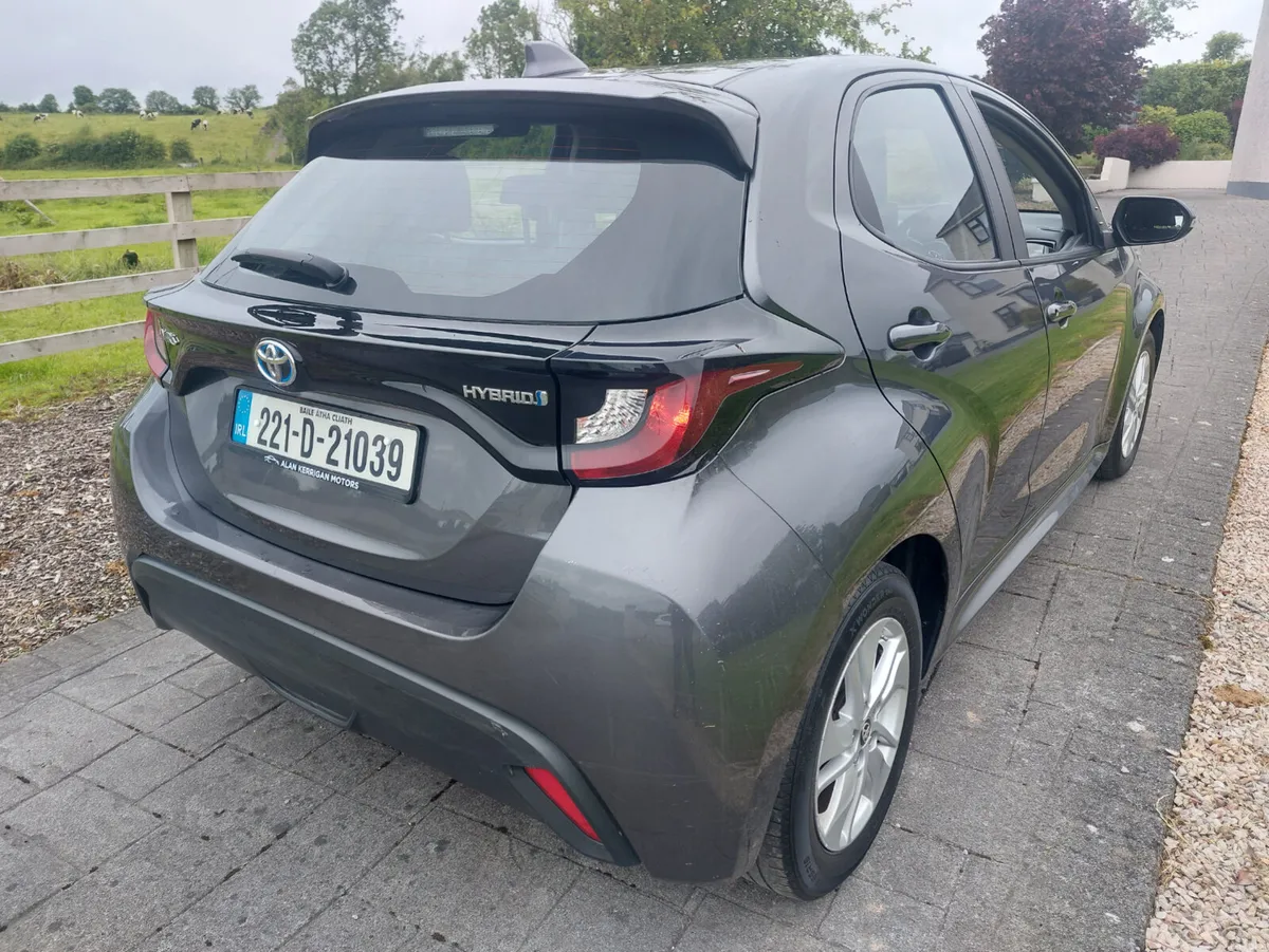 TOYOTA YARIS 2022' HYBRID - LUNA - Image 4
